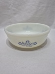 Linda travessa redonda funda, bowl em vidro opalinado Arcopal. Medindo 20cm x 7cm de altura. Fissuras internas.