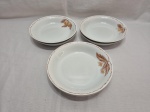Jogo de 6 pratos fundos de massa sopa em porcelana pintada Roberto Simões. Medindo 19cm de diâmetro.