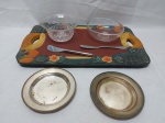 Lote composto de bandeja em madeira, 2 bowls em vidro, etc. Medindo a bandeja 40cm x 24cm.