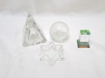 Lote de 4 enfeites, miniaturas em vidro. Medindo a piramide 10cm de altura.