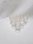 Jogo de 6 taças de licor em cristal lapidado. Medindo 4cm x 10cm de altura.