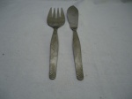 Par de talher de servir peixe em aço inox Hercules, modelo Riscado. Medindo a faca 24,5cm e o garfo 21,5cm.