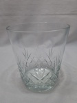 Lindo Balde de gelo em cristal lapidado. Medindo 14 cm x 15,5 cm de altura.