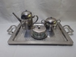 Jogo de servir chá, café com 4 peças em aço inox. Medindo a bandeja 42cm x 31,5cm x 51cm alça a alça.