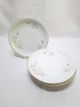 Jogo de 6 pratos de sobremesa em porcelana Real floral com friso ouro. Medindo 18,5cm de diâmetro.