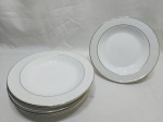 Jogo de 6 pratos fundos de massa, sopa em porcelana Schmidt, modelo Voyage. Medindo 24cm de diâmetro.