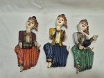 Conjunto de 3 músicos tailandeses em madeira com pintura feita à mão. Medindo 24cm de comprimento.