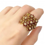 Anel Maleável em Ouro Amarelo 18Kt com Florzinhas de Rubi e brilhantes - Peso:17,40Gr - Medida:17