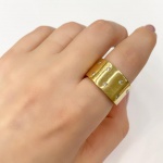 Anel ouro amarelo 18kt , com aplique de brilhantinhos, Peso:8,90g - Medida:16