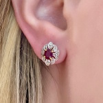 Conjunto Brinco e Pendente em Ouro Amarelo com detalhes em Ouro Branco 18Kt  , Com Rubi e Brilhantinhos - Peso:4,20GR