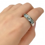 H STERN - Anel em Ouro Branco 18kt Com Topázio Azul e Hum brilhante Centralizado - Peso:10,0Gr - Medida:17