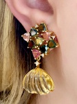 Brinco em Ouro Amarelo 18Kt com Pedras coloridas (Turmalina verde, Turmalina rosa e citrino) Em baixo com Lapidação briolet. (Reversível para usar de Duas formas) - Peso:17,80Gr - Medida:4,0Cm de comprimento