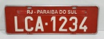 ANTIGA PLACA AUTOMOTIVA VERMELHA DE TRÊS LETRAS