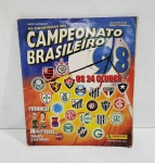 ALBUM DE FIGURINHAS CAMPEONATO BRASILEIRO 98 . FALTAM 32 FIGURINHAS NO TOTAL. RESQUÍCIOS DE TRAÇA