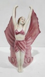MARAVILHOSA ESTATUETA NO ESTILO ART DECO  EM  PORCELANA ALEMÃ REPRESENTANDO UMA DANÇARINA . PEÇA MARCADA NA BASE. COM RESTAURIO NO BRAÇO. MEDINDO 25.5 C 10 C 17 CM
