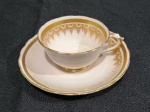 TUSCAN - ANTIGA XÍCARA DE CAFÉ EM PORCELANA INGLESA. PEÇA DE COLEÇÃO. COM FIO DE CABELO. MEDINDO A XÍCARA 4 X 7.5 X 9 CM E O PIRES 12 CM