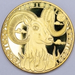 Numismática, Brasil. Moeda comemorativa do Zodíaco, signo de Áries, folheada a ouro 24K, 40mm.