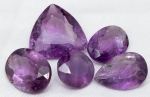Ametistas. 5 peças. 21 ct no total. Lapidações variadas.