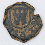 Numismática, Espanha. Região da Galícia. Proveniente de achado arqueológico. Preserva resquícios do solo onde foi encontrada. Acreditamos Felipe IV. 1621-1655. Também conhecida como moeda ou dinheiro de pirata. Muito atraente para estudo e catalogação.