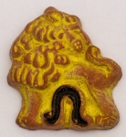 Militaria, Alemanha II Guerra. Proveniente de importante coleção adquirida em Ciney, Bélgica. (Feira de militaria) O partido nazista promoveu uma grande arrecadação de fundos, antes, durante a guerra com a venda de grande variedade de Pins, Pendentes, Badges, etc. Todos colecionáveis para incentivar a compra constante. Como referência aconselhamos o catálogo. Donation Badges, Pins & Pendants of the Third Reich de Joseph Cassidy & Christopher Alexander. Oportunidade para colecionador avançado. *Item não promove ou glorifica violência ou intolerância racial. Está à venda apenas para fins de preservação da memória histórica. A Organização do leilão não faz apologia a quaisquer movimentos políticos ou ideológicos, e repudia qualquer ideologia de cunho racista. Peça em argila. Zodíaco. Leão. 