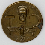 Militaria, Partido Nazista. 1934 TAG. Dia do Trabalho. 36 mm. Metal. Raro no perfeito estado.