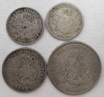Numismática, Brasil. Lote com quatro moedas MCMI (1901), sendo duas de 100 Réis, uma de 200 e outra de 400.