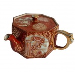 Antigo bule de Chá em fina porcelana japonesa  com rica decoração oriental. Medidas 12x7cm.