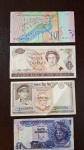 Lote com 4 (quatro) cédulas da Macedônia, Malásia, Nova Zelândia e Nepal.