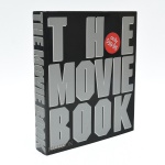 The Movie Book Capa dura - Ilustrções em Pb e à cores com 512 Paginas. Excelente estado, escrita em ingles. 25,5x29,5 cm.