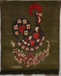 Tapeçaria portuguesa com representação do Galo de Barcelos, executada em fios policromos em cores vivas, de caráter popular e simbólico, associada à cultura e ao artesanato de Portugal. 123x100 cm