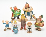 Lote contendo 7 pequenos brinquedos em plastico rígido do desenho ASTERIX. 8x5 cm (MAIOR).
