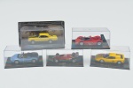 PLANETA DEAGOSTINI - Coleção carros inesqueciveis do Brasil contedo 5 miniaturas de carros, sendo: Ferrari F126 C2, Ferrari F333 SP, Ferrari Testarossa, Ferrari 360 Spider e Chevrolet Opala SS (1976). Acompanha devidos expositores. Um lacrado. 14x7x7 cm.