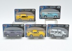 MAISTO - Coleção Free Wheels, contendo 5 miniaturas de carros em metal e plastico rígido sendo: 1 Ford Mustang, 1 HUmmer SUV, 1 Aston Martin, 1 Porche 911 Carrera  e 1 Mercedes Benz 500 SL. Todos lacrados. 12x6x6 cm (media).