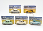 FREE WHEELS - Coleção história dos carros rbasileiros , contendo 5 miniaturas de carros em metal e plastico rígido, sendo: 1 Chevrolet c15, 1 Puma GTS, 1 DKW Vemag, 1 Willys Dalphine e 1  Karmann Ghia. Todos lacrados. 12x6x6 cm (media).