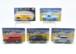 FREE WHEELS - Coleção história dos carros brasileiros , contendo 5 miniaturas de carros em metal e plastico rígido, sendo: 1 Ford F100, 1 Chevrolet Veraneio, 1 Alpha Romeo FNM JK2000, 1 Ford Galaxe e 1 Lamborghini Murcielago. Todos lacrados. 12x6x6 cm (media).