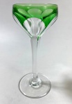 BACCARAT, FRANÇA SÉC XIX- CÁLICE EM CRISTAL BACCARAT LAPIDAÇÃO DEDÃO, PÉ ALTO SEXTAVADO, NA COR VERDE . MEDIDAS:  15 CM DE ALTURA  x 5,8 CM DE BOCAL  de bocal