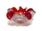 MURANO - Cinzeiro em vidro artístico de Murano italiano na cor vermelha com rica aplicações internas pó de prata. ( Possui fio de cabelo ) 5 x 11cm