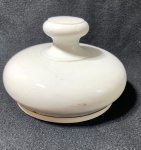 Tampa de pote de farmácia em porcelana francesa séc. XIX- Medidas: 11 cm