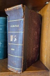 Livro século XIX Almanak administrativo Mercantil e Industrial  para o Anno de 1890, impresso no Rio de Janeiro por Eduardo e Henrique Laemmert, medindo 23 cm por 14 cm.