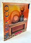 Design From Casablanca to Marrakesh - Morroco- Lisl and Landt Dennis -editora Clarkson Pottter capa dura medindo 26 cm por 26 cm e 252 paginas.