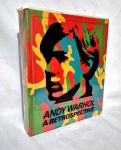 Andy Warhol A retrospective The Museum Of Modern Art New York Edit. Kynaston McShine medindo 29 cm por 25 cm. com  480 paginas.