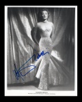 fotografia - Marlene Dietrich (1901 - 1992) - foto original autografada - Marlene Dietrich em A Womans Show no Sahara Hotel - Las Vegas (1953) - em ótimo estado de conservação - verso em branco - (25x20)cm.