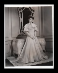 fotografia - Kathryn Grayson (1922 - 2010) - atriz e cantora de ópera soprano - foto original - studio porter em ótimo estado de conservação - verso com informações em inglês - (25,5x20,5)cm.