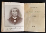 livro - Um Pioneiro em São Paulo: Joaquim Eugenio de Lima, o Urbanista, o Jornalista, o Filantropo - Rocha Azevedo Filho - Editora do autor - 1954 - 1º ed. - 322 p. - exemplar 131/1000 em papael `Boufant` - brochura com marcas amareladas na capa - miolo em ótimo estado de conservação - (25x18) cm.