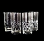 Lote com 4 copos produzidos em delicado cristal translúcido com losangos (lapidação diamante). -dim- 7,5d x 15a