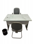 Lote com móveis de escritório mesa com tampo de vidro e duas cadeiras e lixeira - dim -120x76x80- RETIRADA POR CONTA DO COMPRADOR NO BAIRRO DO ESTÁCIO 