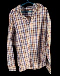 Camisa masculina Banana Republic Soft Wash, tamanho Large, em tecido macio com padrão xadrez azul, vermelho e amarelo. Tamanho L. Marcas do tempo.