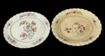 PORCELANA INGLESA- Par de travessas antigas produzidas em cerâmica de Longport, Inglaterra, com decoração floral e de pássaro. Marcas do tempo. -dim- 25x20x5 / 25x20x3