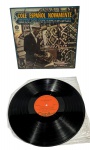 Álbum de vinil Nat King Cole `Cole Español Novamente` (Capitol Records, SW-1749), prensagem brasileira. Marcas do tempo.