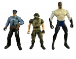 Lote com 3 figuras de ação da linha Combates em Ação, em bom estado, ideal para colecionadores e entusiastas. Marcas do tempo. 